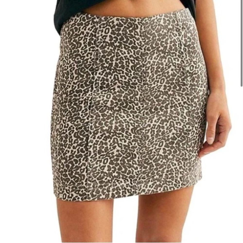 Free People • Leopard Print Mini Skirt • Neutral Brown • Size 6